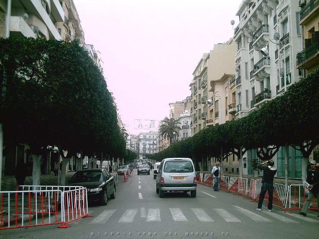 ORAN 04 2007 06 AVENUE LOUBET.JPG